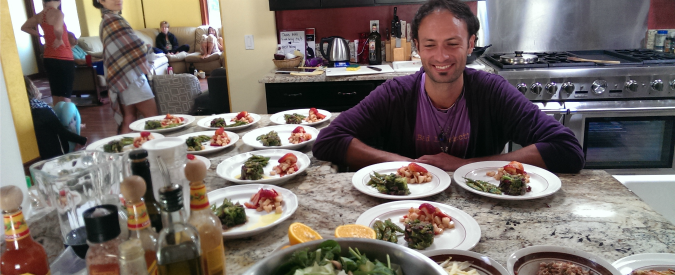 Copertina di “In Italia ho mandato 600 curriculum senza ricevere risposta. Ora insegno yoga da New York a Bali”