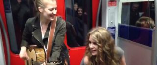 Copertina di Francoforte, suonano nel vagone della metro: si unisce a loro un rapper. L’esibizione è da applausi