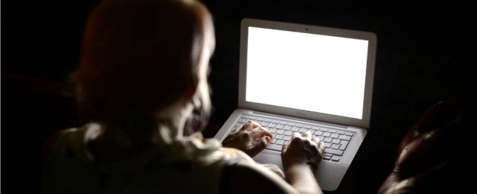 Sexting e revenge porn, “adolescenti abituati a scambiarsi foto intime in chat. Che diventano virali”
