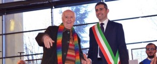 Copertina di Addio a don Luciano Scaccaglia, Parma saluta il suo prete di strada sempre “contro” in difesa degli ultimi