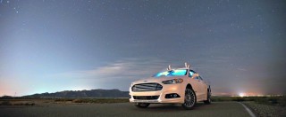 Copertina di Guida autonoma, la Ford Fusion hybrid va da sola a fari spenti nella notte – FOTO e VIDEO