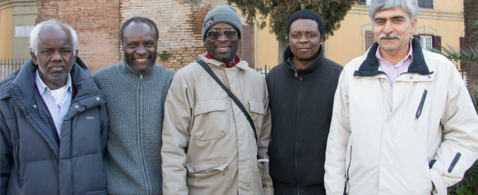 Copertina di “Siamo senzatetto a Roma e vogliamo essere al servizio della città. Dalle pulizie al nostro mercato solidale”