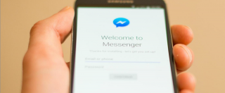 Copertina di Messenger sfiora Whatsapp: 900 milioni gli utenti mensili della chat di Facebook