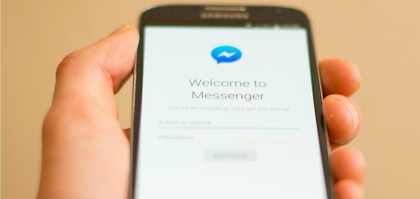 Messenger sfiora Whatsapp: 900 milioni gli utenti mensili della chat di Facebook