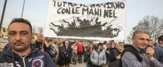 Copertina di M5s: “Trivellopoli come Tangentopoli, noi pronti a sfiduciare Renzi. Mattarella blocchi le riforme”