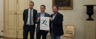 Copertina di Parma, Pizzarotti è il primo sindaco antiproibizionista d’Italia: firma la legge per la legalizzazione della cannabis