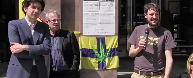 Copertina di Marijuana legale, parte la raccolta firme. Radicali: “Togliamo soldi alla mafia”