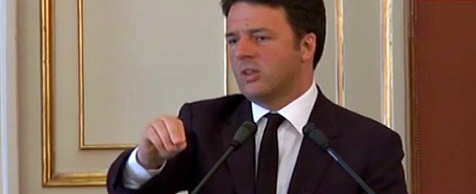 Copertina di Renzi a Napoli firma il ‘Patto per il Sud’ con De Luca. Frecciata a Emiliano e De Magistris