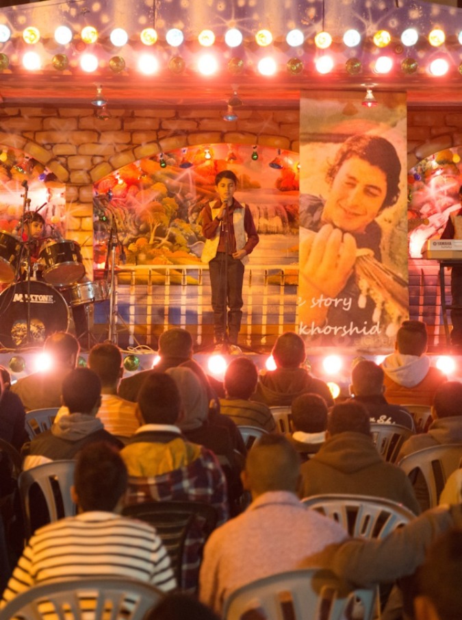 The Idol, The Millionaire rinasce nella Palestina dilaniata per trionfare sul palco di Arab Idol