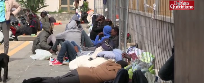 Copertina di Ventimiglia, Caritas: ‘Torna l’emergenza migranti, manganellate per chi sconfina’