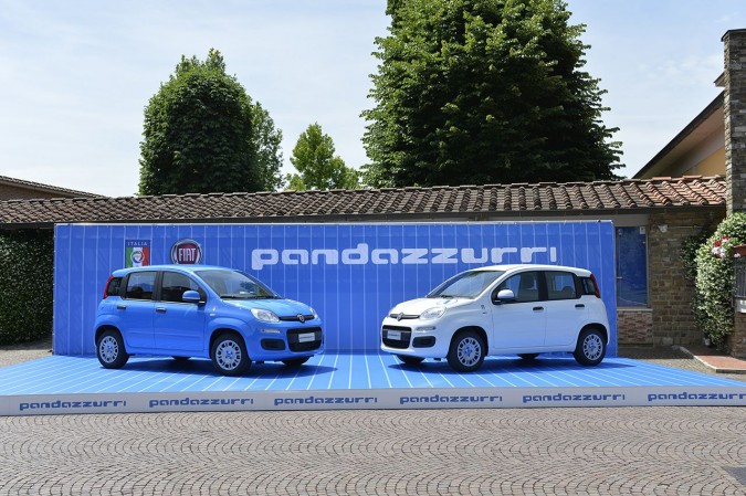 Fiat Pandazzurri, la Nazionale si tifa anche su quattro ruote - FOTO e VIDEO - Il Fatto Quotidiano