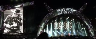 Copertina di AC/DC, Axl Rose debutta come cantante: ex frontman dei Guns N’Roses sostituisce Brian Johnson