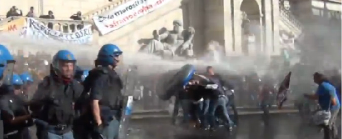 Copertina di Roma, attivisti movimento casa in sciopero della fame: “Sgomberi e manganellate non risolvono i problemi”