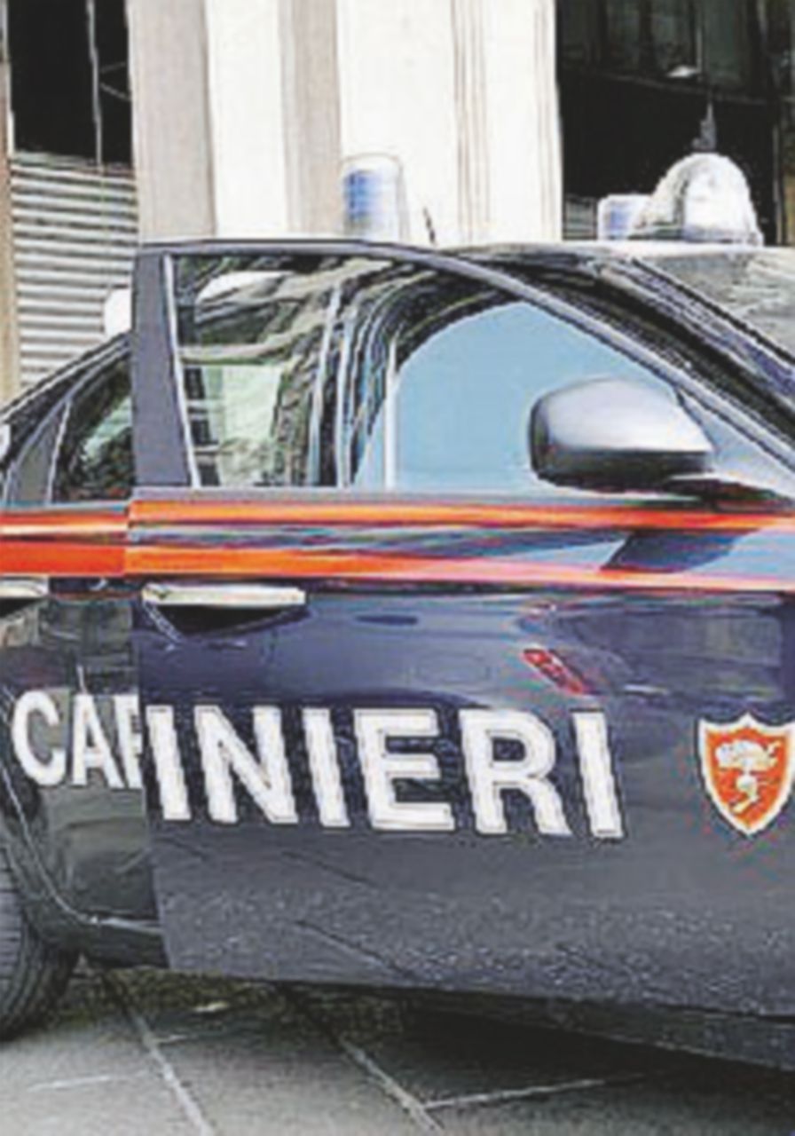 Sei anni, chiama il 112: “Papà ammazza la mamma, venite!”