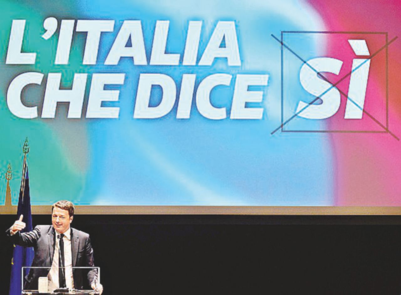 Dicono Sì - Matteo Renzi e Giorgio Napolitano - Ansa Il vegliardo ci tiene e il bullo ci mena