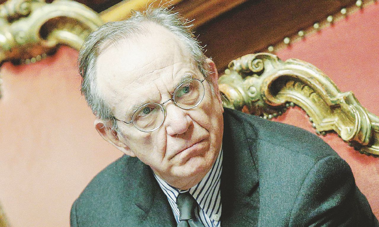 Il ministro - Pier Carlo Padoan - Ansa Atlante fa flop, verso l’ennesima bad bank