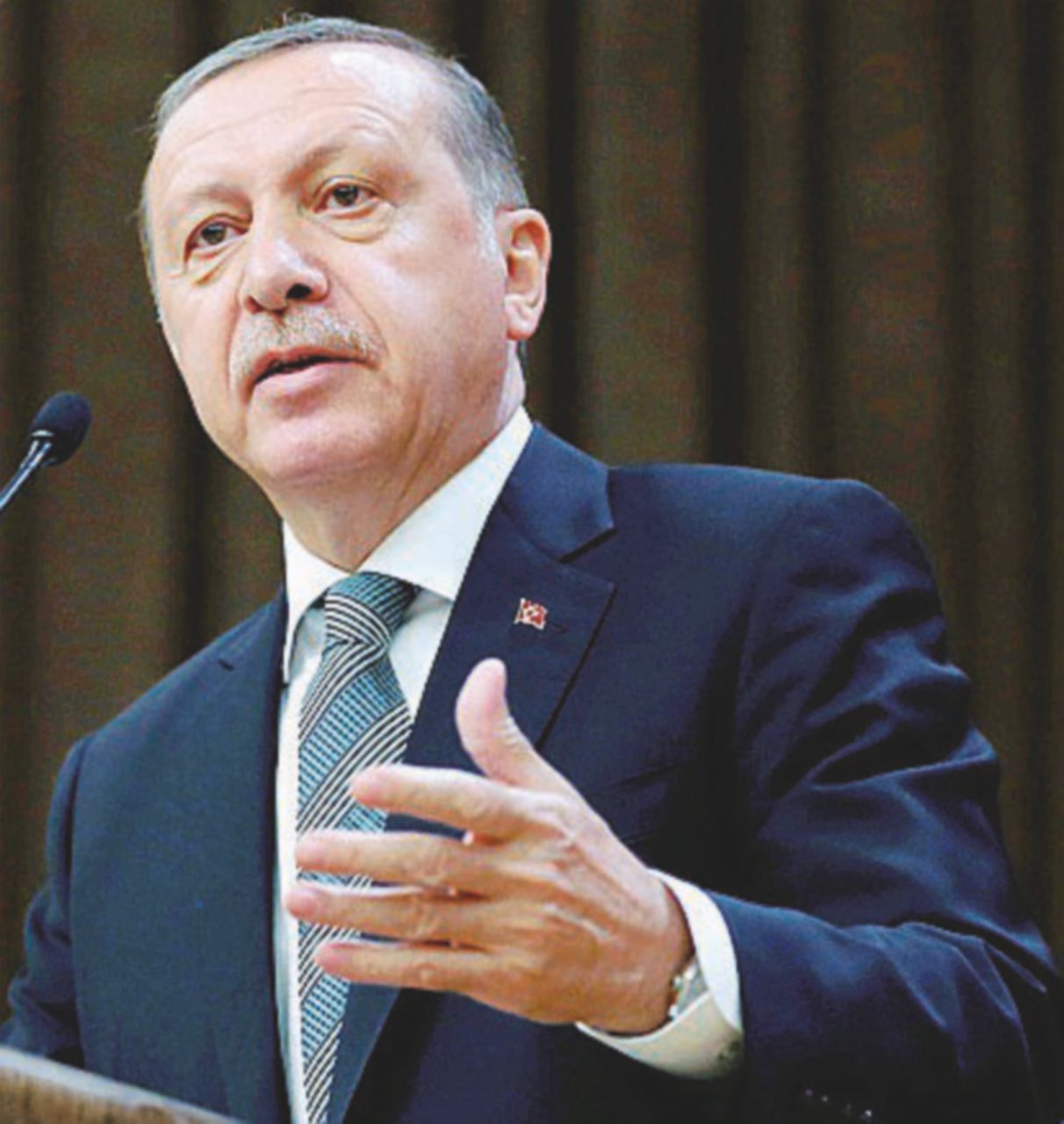 Vietato dissentire, Erdogan caccia anche il premier Vietato dissentire, Erdogan caccia anche il premier