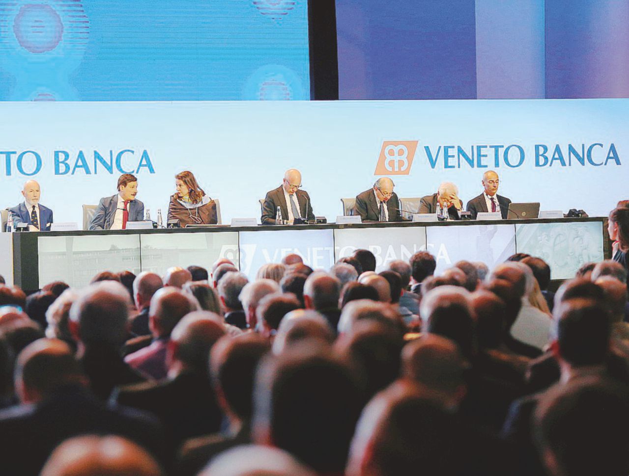 L’infuocata assemblea di Veneto Banca elegge un nuovo vertice. A seguire, Stefano Ambrosini Ribaltone in Veneto Banca. Contro ex vertici e regole Ue