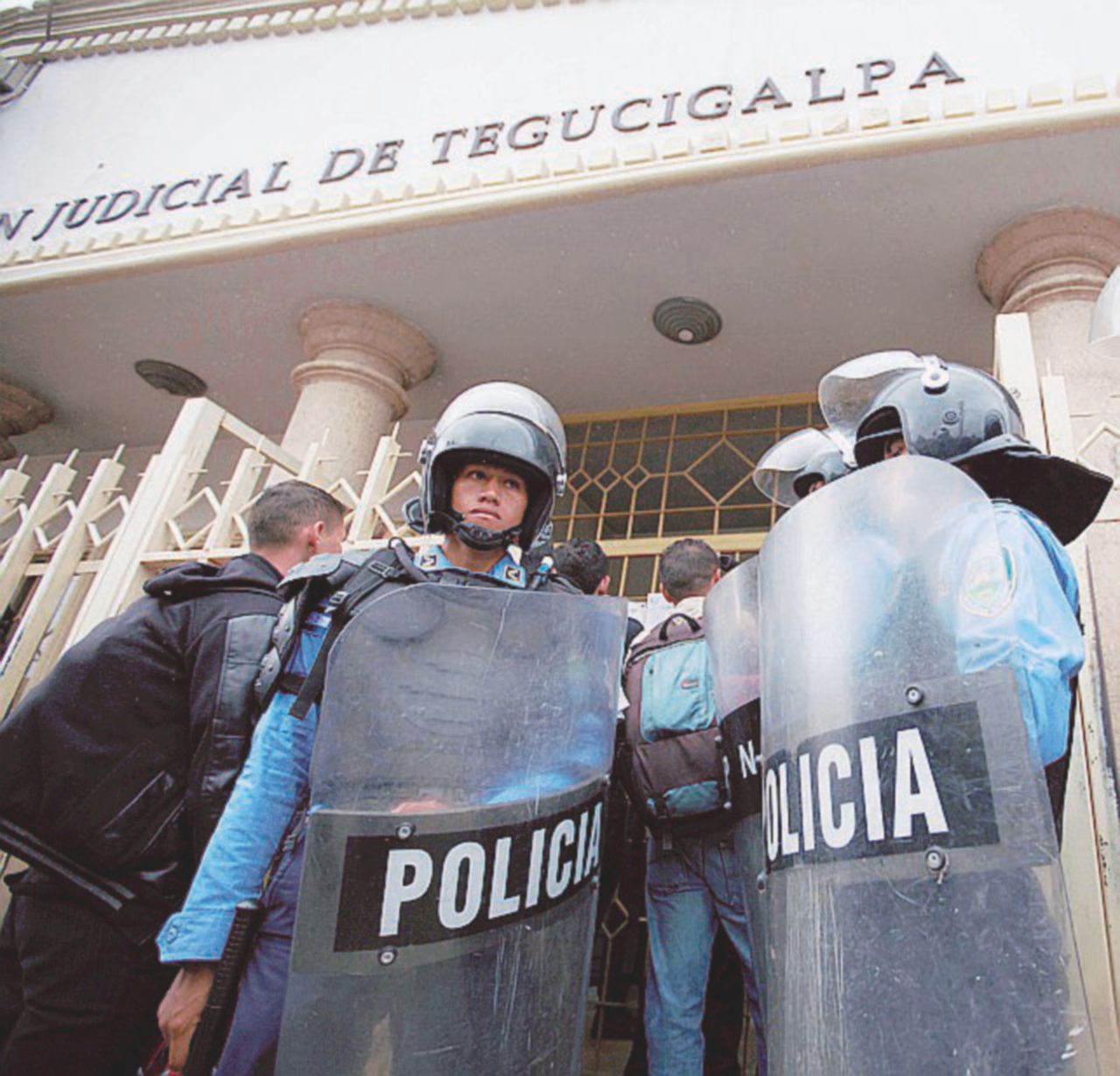 Blindato - Il tribunale dove si tiene il processo contro gli assassini dell’attivista - Ansa Il processo-simbolo dei mali dell’Honduras