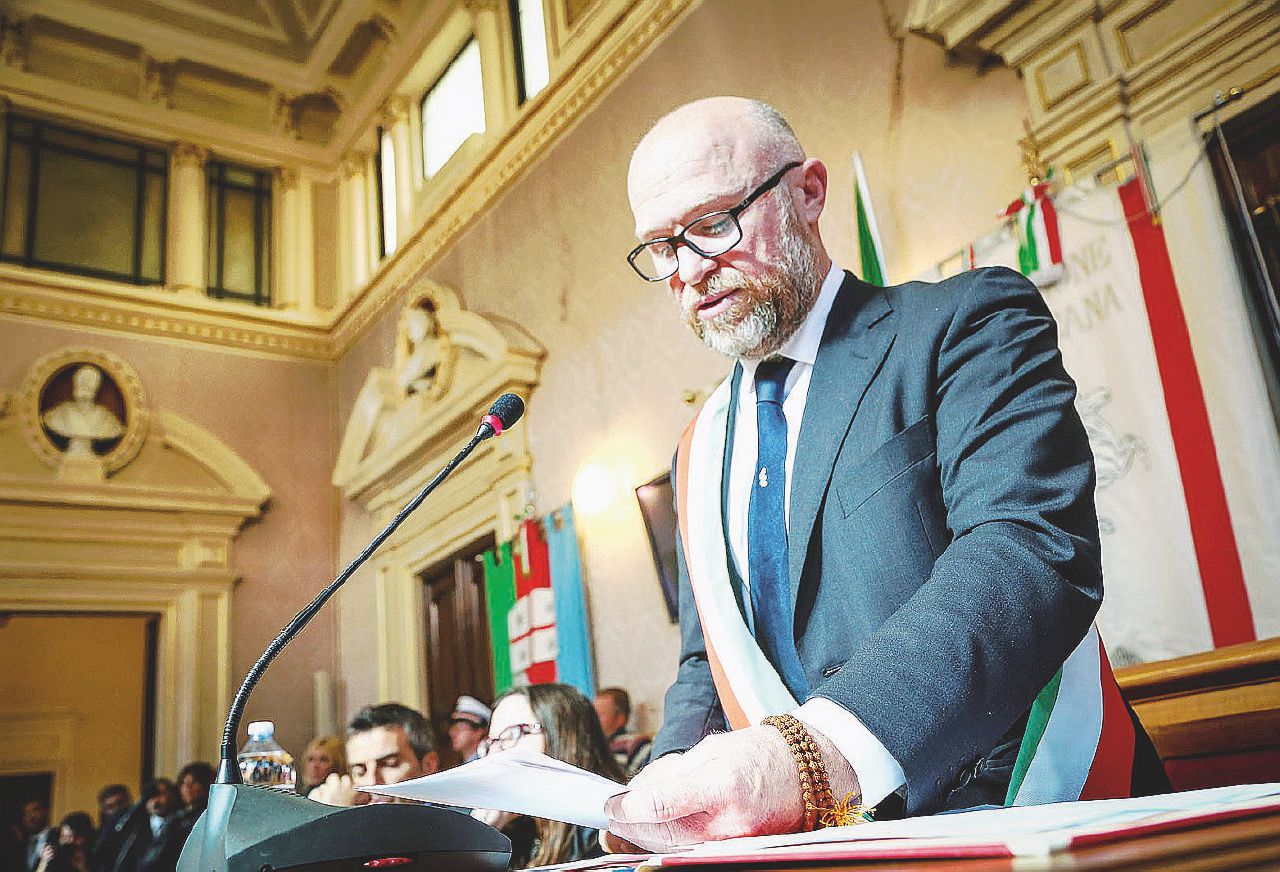 Sotto inchiesta - Il sindaco di Livorno, Filippo Nogarin, 46 anni, è stato eletto nel 2014 - LaPresse Il sindaco M5S di Livorno indagato per bancarotta