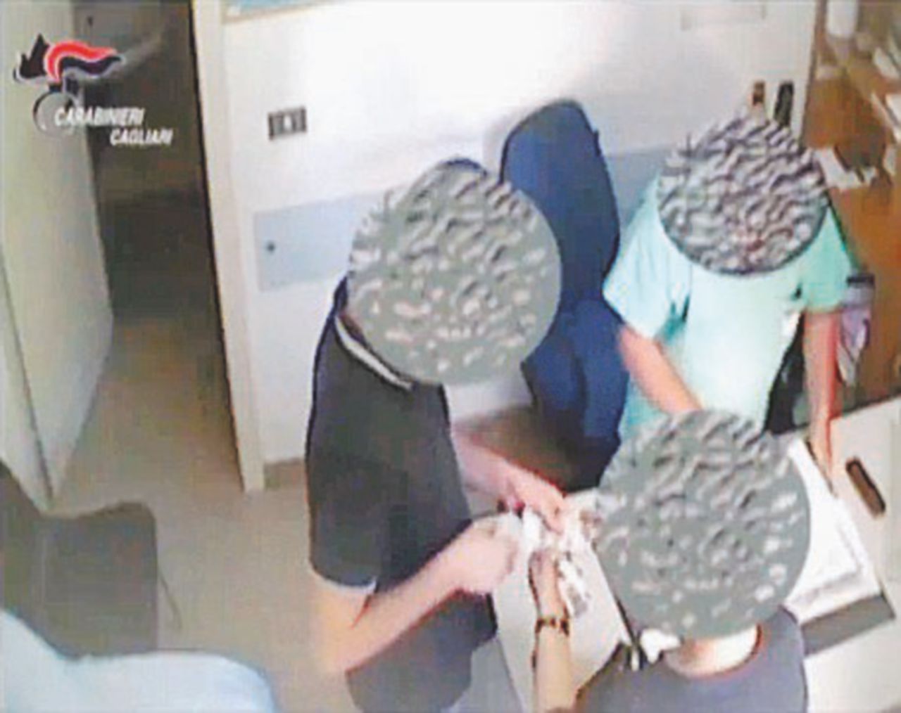 In video - Lo scambio di denaro “Mazzette accanto ai cadaveri”. Il business del caro estinto valeva mezzo milione l’anno