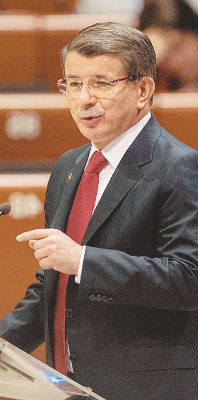 - L’ex premier Davutoglu - Ansa Braccati dal regime che gridava al complotto
