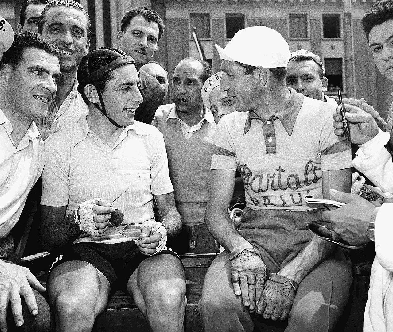 Copertina di Indro in Toscana, dove Coppi e Bartali contano più della Dc