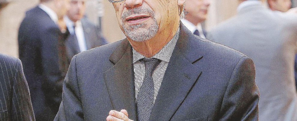 Il sottosegretario Claudio De Vincenti. A seguire, il sito Total lucano Petroli, De Vincenti dai pm e adesso tocca a Delrio