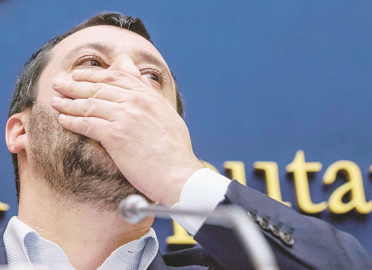 Così fan tutti... Il leader della Lega, Matteo Salvini, deve pagare 165 euro di multa - Ansa Salvini anticasta va ai 90 all’ora ma non vuole pagare la multa