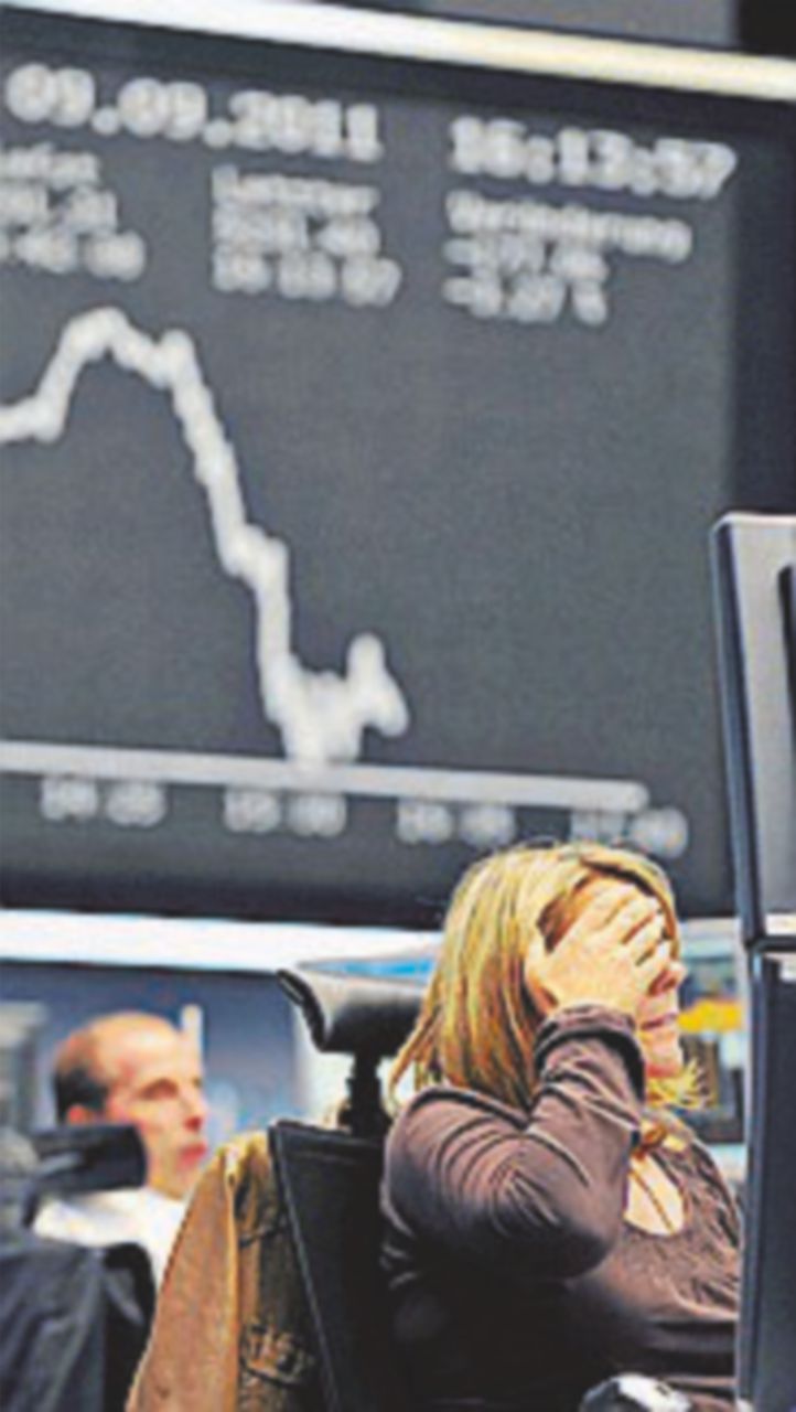 La Borsa - Ansa Ripartono i crolli in Borsa: giù Banco Popolare e Bpm