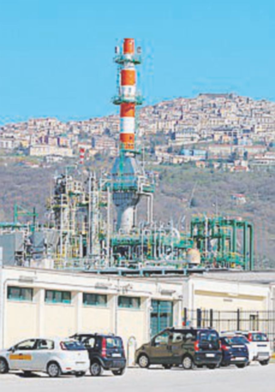 Il Riesame all’Eni: “Traffico di rifiuti per fare profitti” Il Riesame all’Eni: “Traffico di rifiuti per fare profitti”