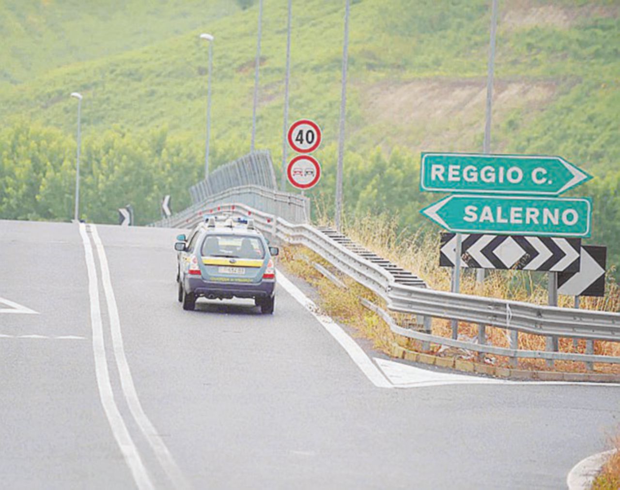 Eterna incompleta - Sequestrati otto chilometri della A3, l’autostrada Salerno-Reggio Calabria - Ansa Salerno-Reggio, rischio crolli dopo lo spot di Renzi