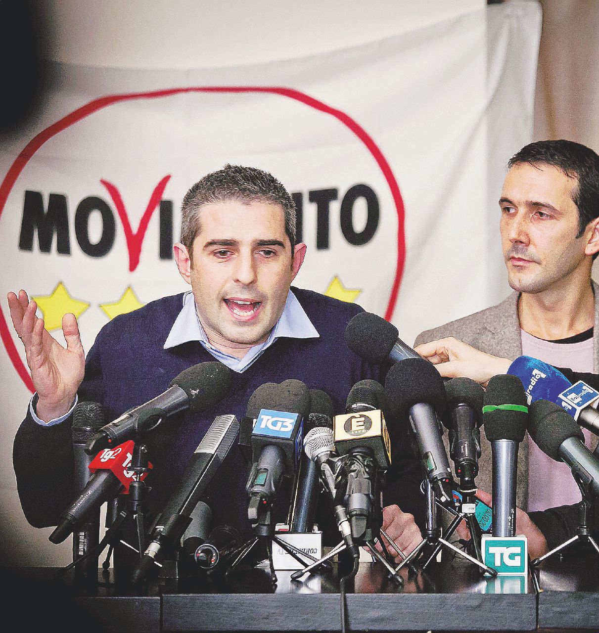 Copertina di I big in coro contro Pizzarotti. La base teme di perdere voti