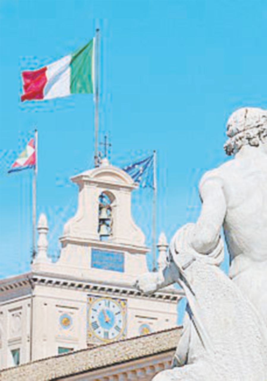 L’Italia vista dall’alto volando con la polizia: una mostra di Sestini L’Italia vista dall’alto volando con la polizia: una mostra di Sestini
