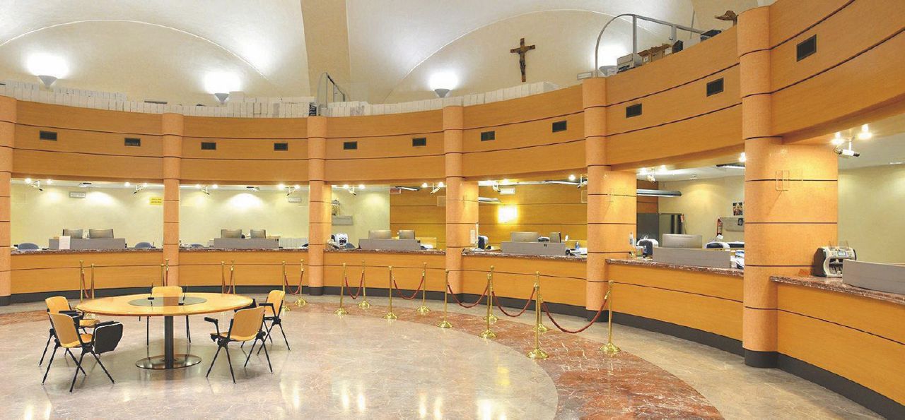 L’imprenditore ai domiciliari avrebbe movimentato 11 milioni sui conti Ior (nella foto) - Ansa Da Ior a Etruria: arrestato l’imprenditore di Dio