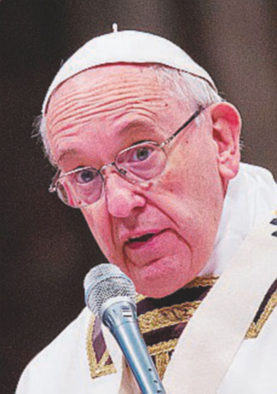 Lavoro nero, il Papa: “Chi sfrutta l’uomo è una sanguisuga” Lavoro nero, il Papa: “Chi sfrutta l’uomo è una sanguisuga”