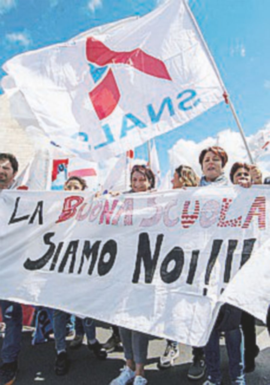Scuola, sindacati in piazza. Flc-Cgil: “Giannini si dimetta” Scuola, sindacati in piazza. Flc-Cgil: “Giannini si dimetta”