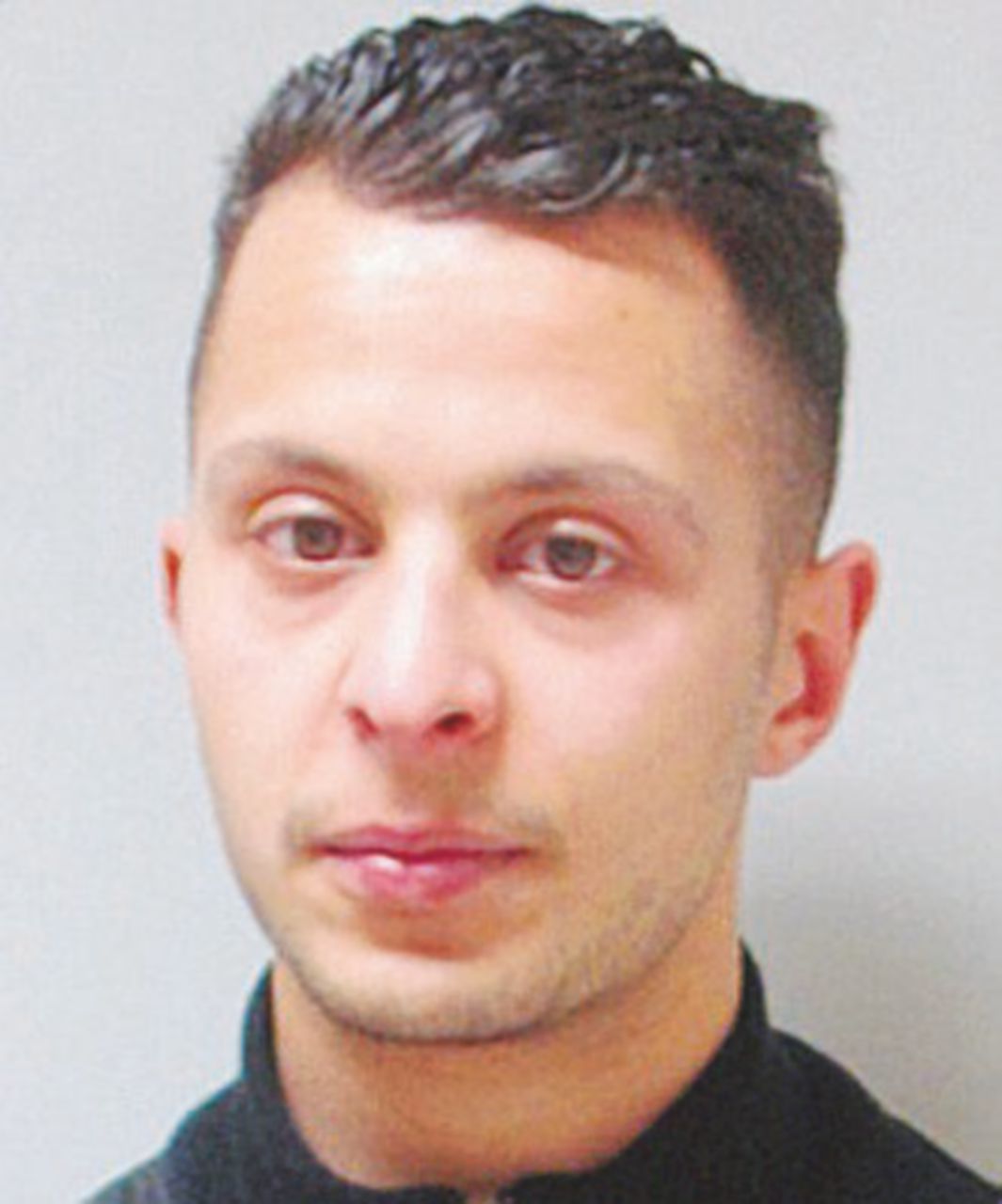Salah Abdeslam torna a Parigi: scena muta con i magistrati Salah Abdeslam torna a Parigi: scena muta con i magistrati