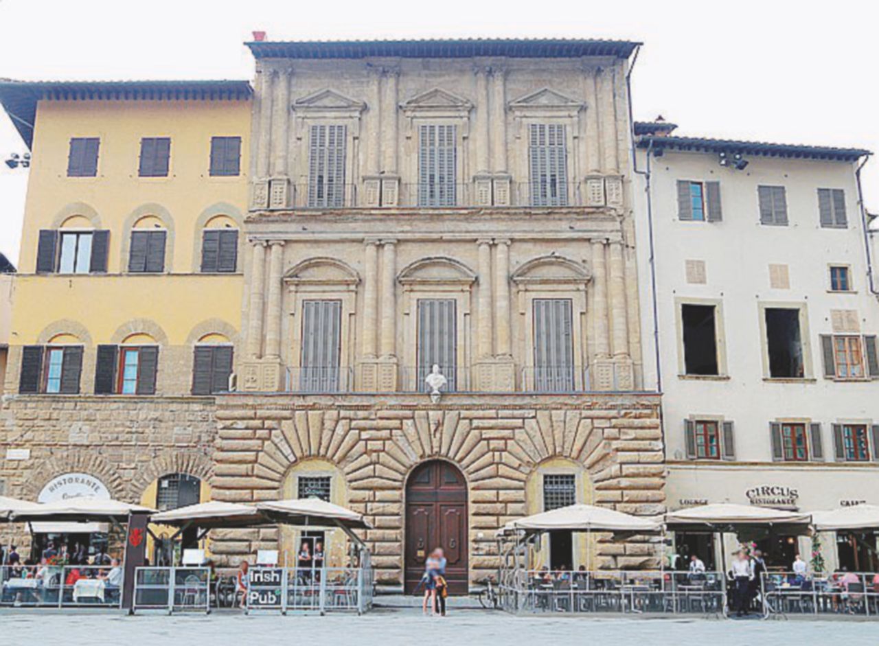 L’immobile - Il palazzo in Piazza della Signoria a Firenze - Ansa Quella casa dalla mafia al capo dei pompieri