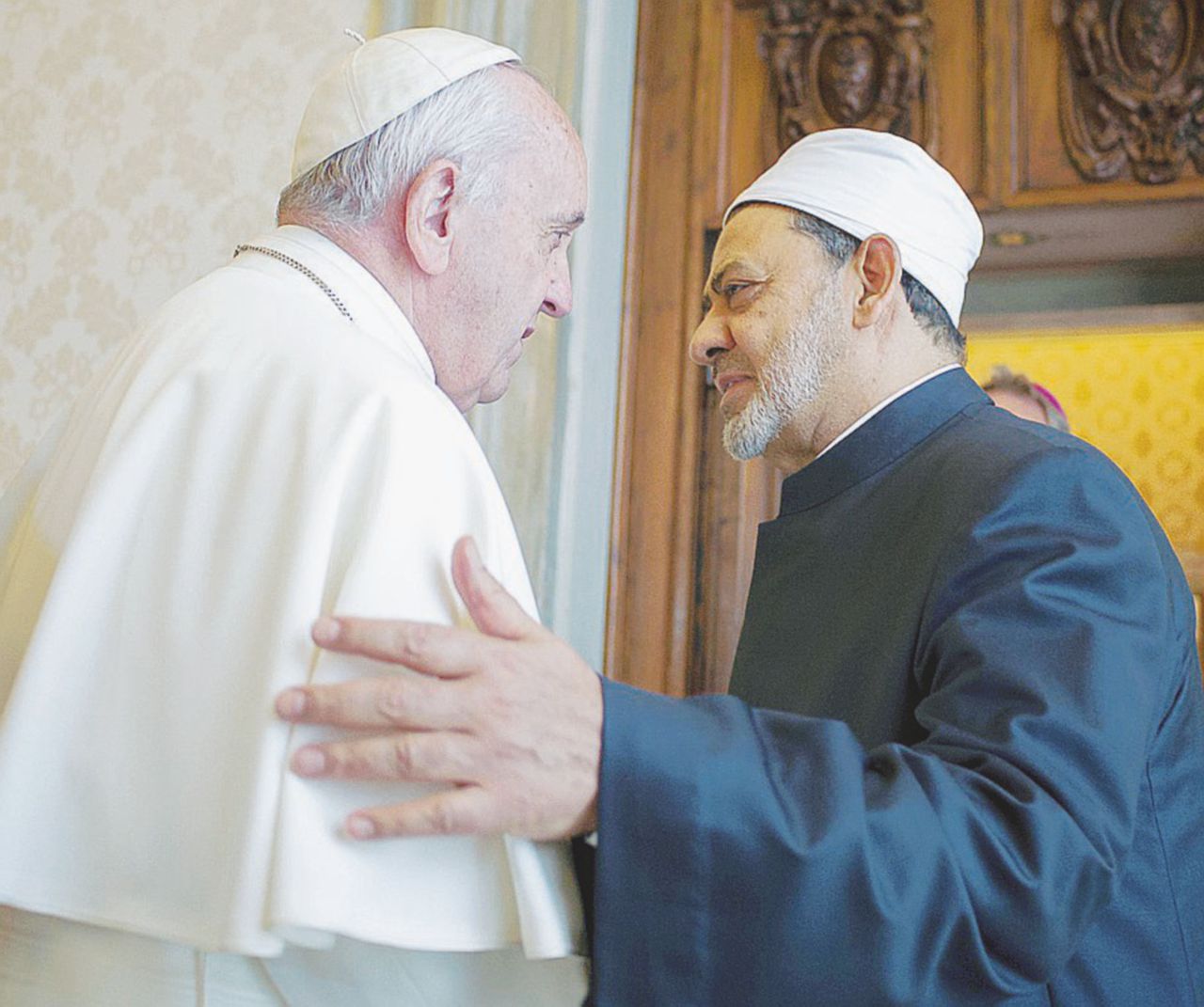 Francesco e l’imam di Al Azhar: “Insieme contro il terrorismo” Francesco e l’imam di Al Azhar: “Insieme contro il terrorismo”