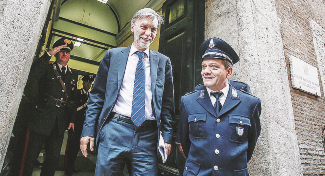 - Il ministro Delrio ieri al termine dell’audizione - Ansa Delrio dai pm: “Lo Bello millanta”
