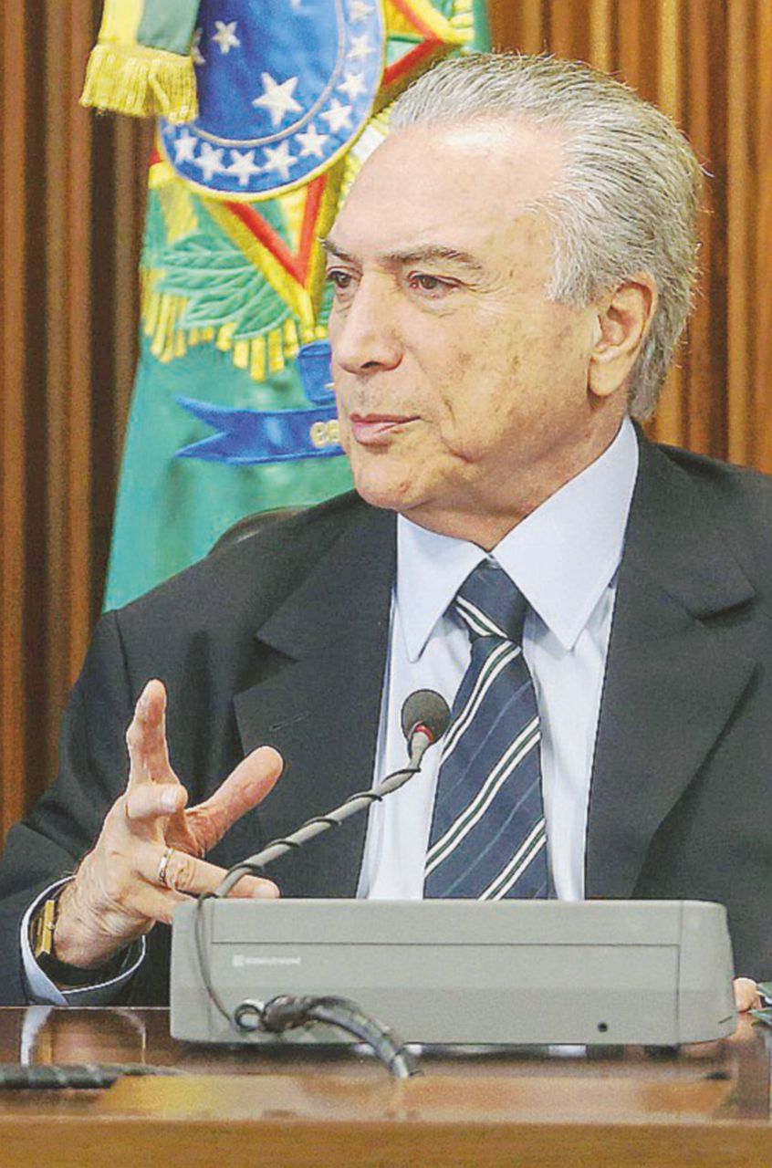 “Rousseff deve essere rimossa”. L’intercettazione rilancia Dilma “Rousseff deve essere rimossa”. L’intercettazione rilancia Dilma