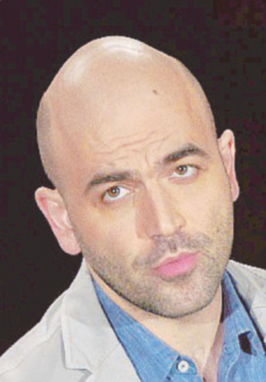 D’Anna: “Io toglierei la scorta a Saviano e alla Capacchione” D’Anna: “Io toglierei la scorta a Saviano e alla Capacchione”