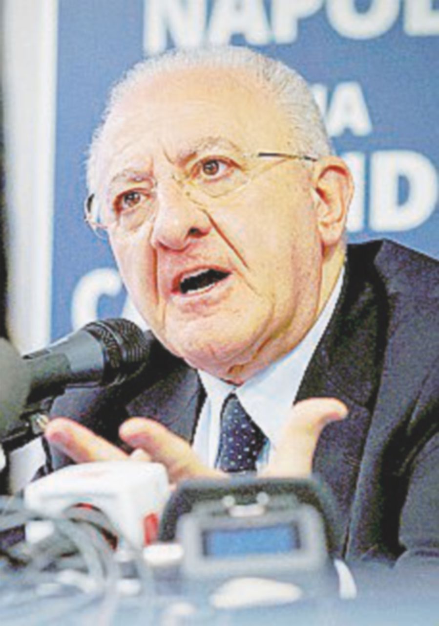 Pressioni per evitare la decadenza: De Luca (quasi) archiviato Pressioni per evitare la decadenza: De Luca (quasi) archiviato