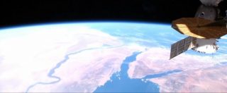 Copertina di Egyptair, la rotta del volo precipitato in mare vista dalla spazio: da Parigi al Cairo