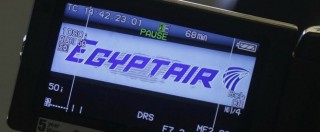 Copertina di Egyptair, rapporto commissione d’inchiesta: ” Tracce d’esplosivo sui corpi dei passeggeri del volo”
