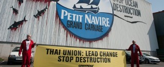 Copertina di Greenpeace blocca stabilimento francese della multinazionale Thai Union che produce tonno in scatola – Fotogallery