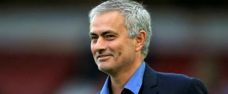Copertina di Josè Mourinho allenerà il Manchester United. Lo Special One ritrova Ranieri e lancia la sfida al Chelsea di Conte – Video