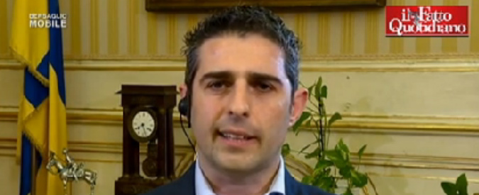 Copertina di M5s, Pizzarotti: “Non c’è il Pd nel mio futuro, calunnia per togliermi credibilità”