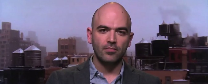 Copertina di Servizio Pubblico, Roberto Saviano: “Con questa classe dirigente non c’è futuro per il Sud”